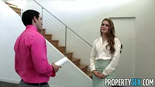 심각한 나쁜 작은 가슴 야동 때 암컷에서 엉덩이와 채찍