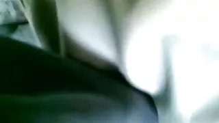 다음 인터뷰에서,갈색 아이린 포르노 머리는 남자에게 자신을 준
