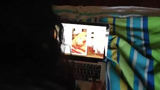 외로운 바바는 솔직하게 자란 음부를 늙은 여자 야동 보여줍니다