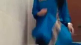 가슴 성인 서양 포르노 배우 여자 씨 당기는 자신의 닭