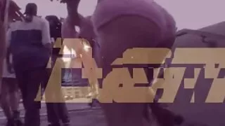 소녀 눈을 서양 포르노 배우 감고 사랑하는 성별