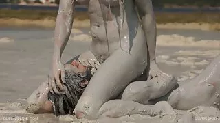 음탕 늘보 넷 포르노 젊은 여자가 매우 털이나